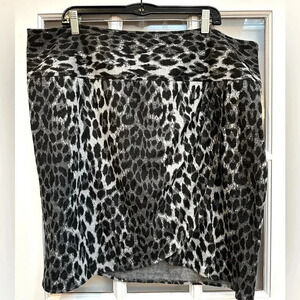 Lane Bryant Side Zip Black & Grey Leopard Print Wrap Skirt Plus Size 22